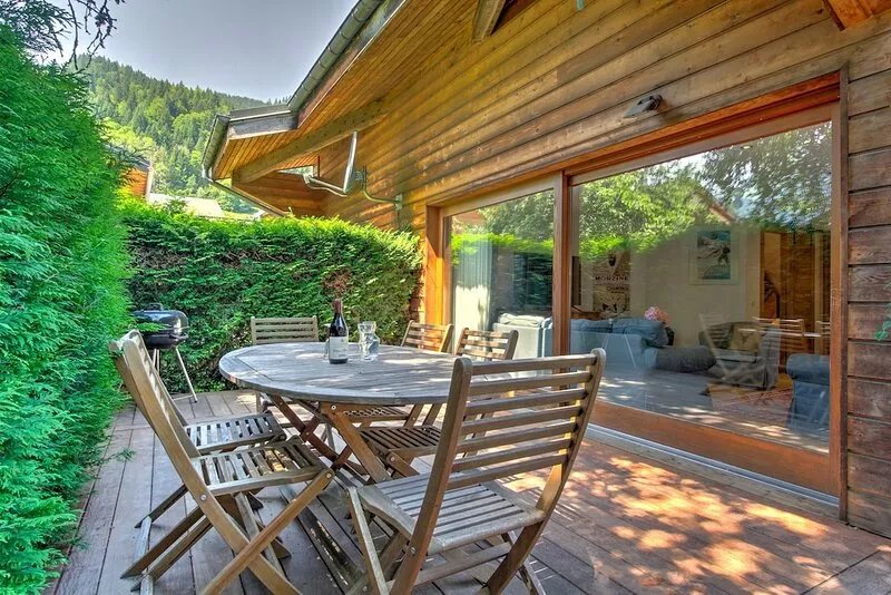 Super location. Close To Both The Lifts And Village Centre
