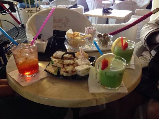 Blue Bar Cafe