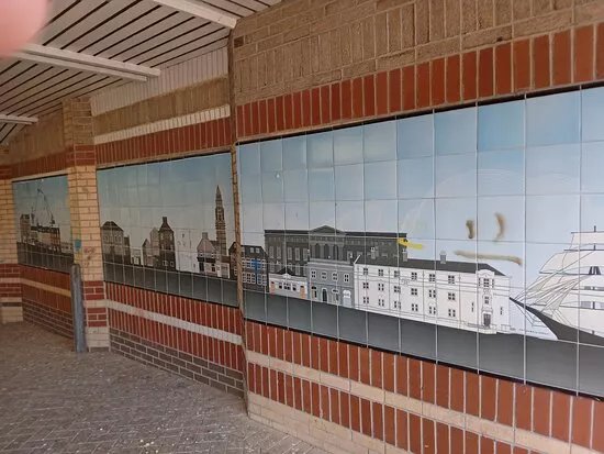 Oak Mall Pedestrian Underpass Mural