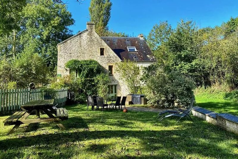 2 cottages near a river with SPA and pétanque court in the heart of nature
