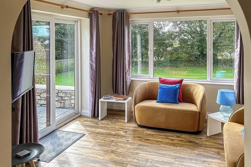 Tregarthen Cottage sits within the village of Goldsithney 1 mile from Marazion.