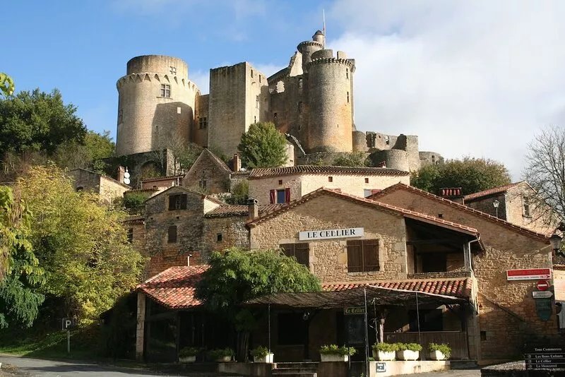 Beautiful 3 bed stone country cottage with private heated pool in Monflanquin