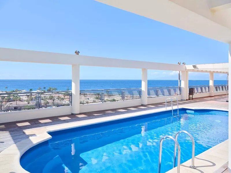 PALM MAR STANDING 1 BEDROOM WITH GARAGE AND INCREDIBLE VIEW FRONT OF SEA IN
