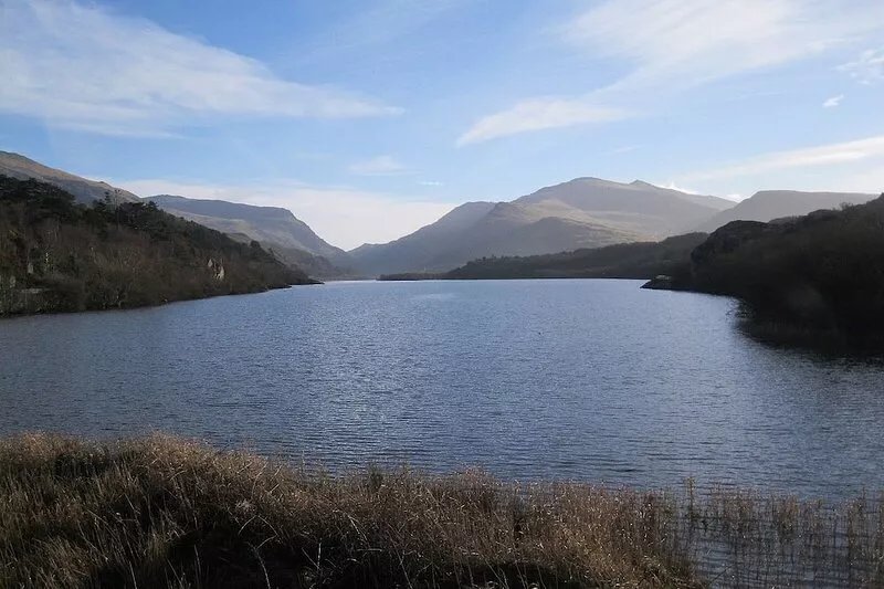 Snug, centrally Cottage With Enviable Lake and Snowdon Massif  Views.