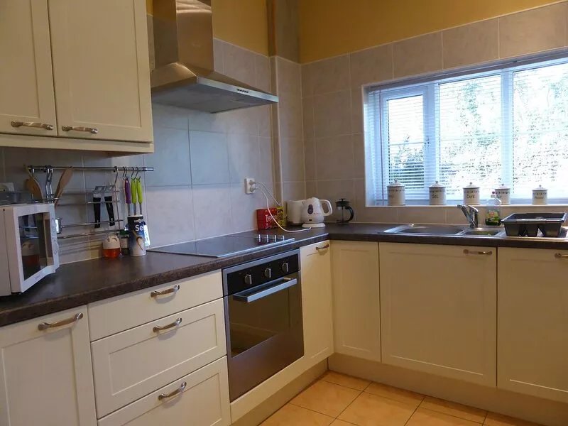 Peaceful Apartment in Old Forge - large Gardens and only minutes from the Beach