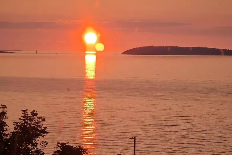 Stunning Sea view, Immaculate 4-Bed family House