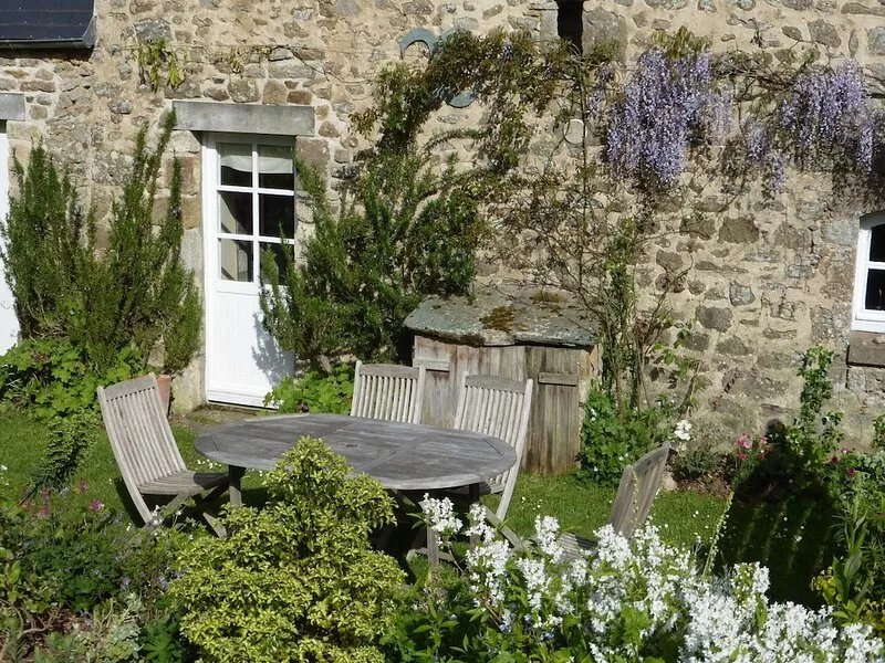 Cottage situated in quiet hamlet deep in countryside but only 4km from the sea.