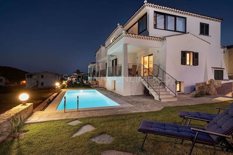 Villa Thia: Villa with private swimming pool in Budoni