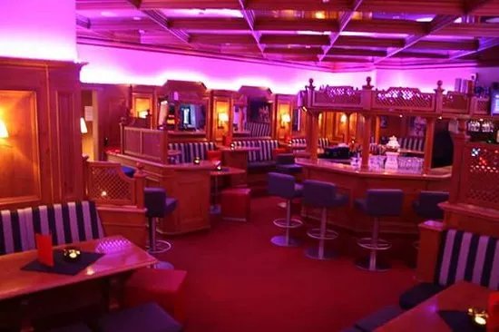 Johnys! Bar