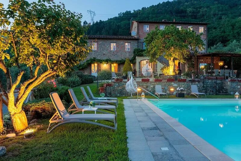 Tuscan Fizz Villa, a Vineyards Retreat