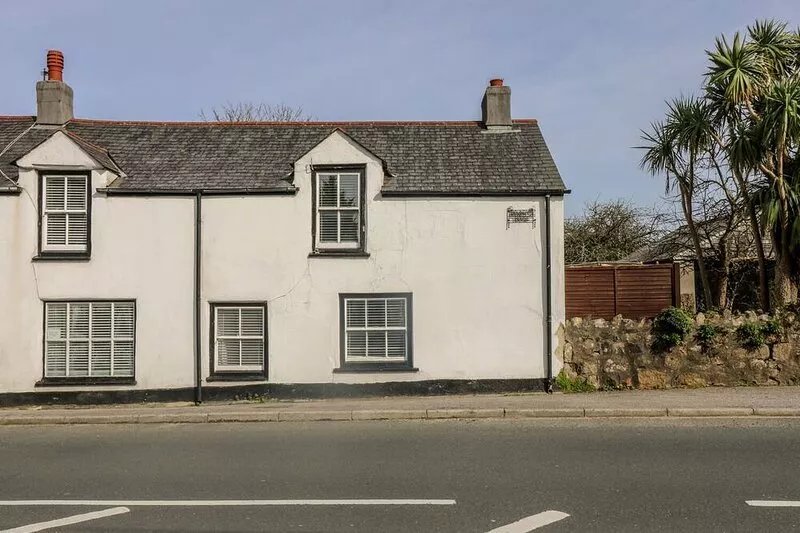 BOUNDYS HOUSE, pet friendly, country holiday cottage in St Ives
