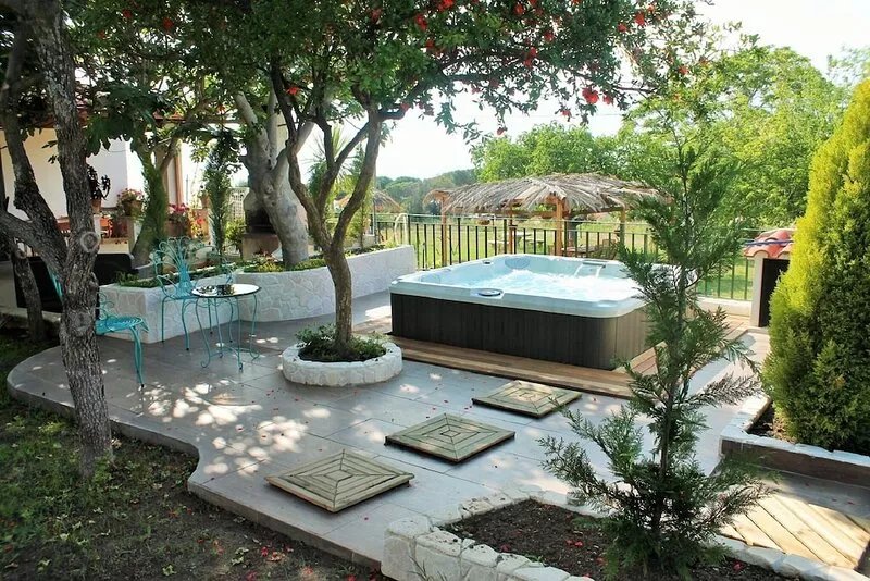 Parghelia: House with garden.