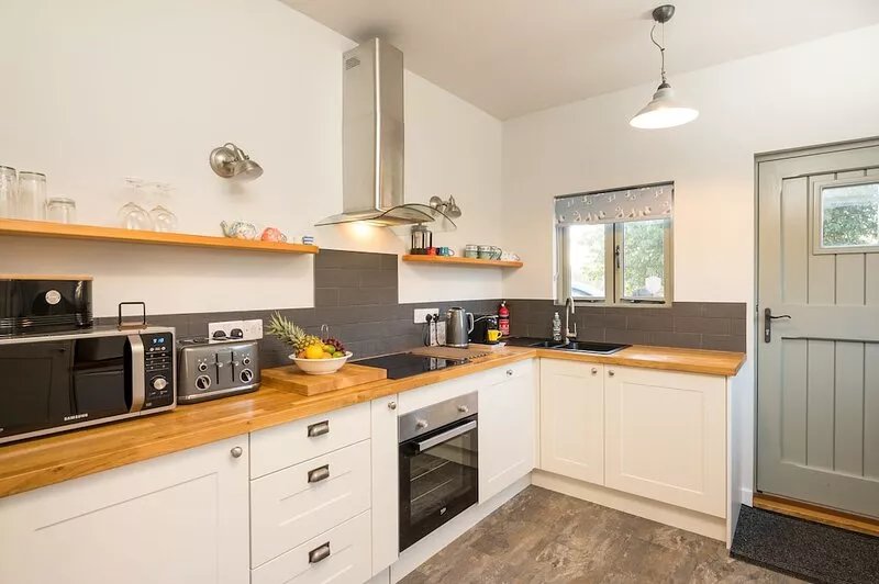 Spacious barn, seals, seaside walks and Broads National Park