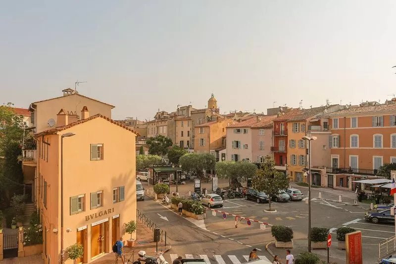 Saint Tropez, exclusive apartment, heart of the village, Place de la Garonne.
