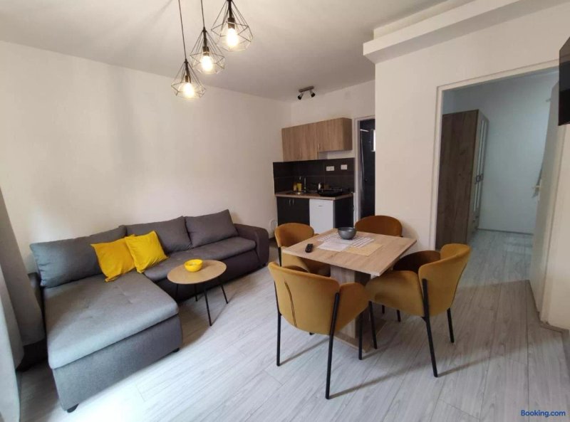 Apartmani Ema