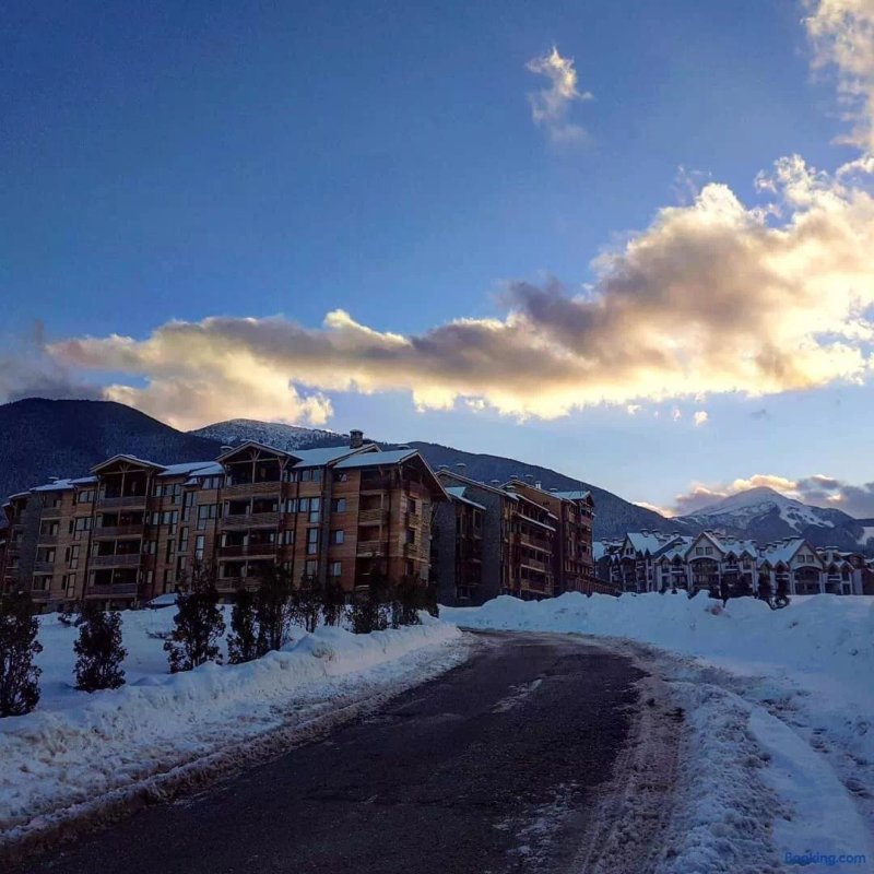 Saint Ivan Ski Apartments