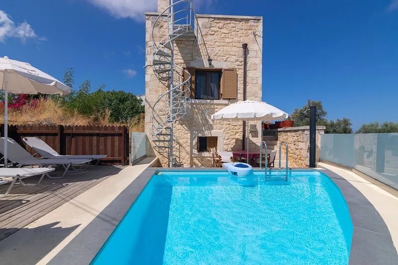 Marni villa, pool, Near tavern & Mini Market