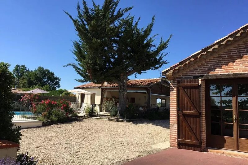 South West France Farmhouse, Heated Pool, Air Conditionned bedrooms