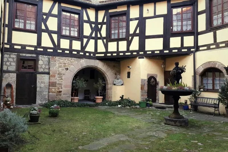 Romantic double room in a historic castle
