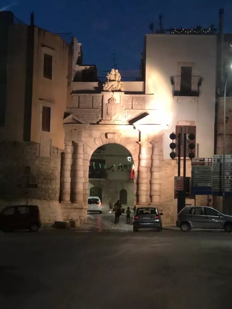 Porta La Maja o del Carmine