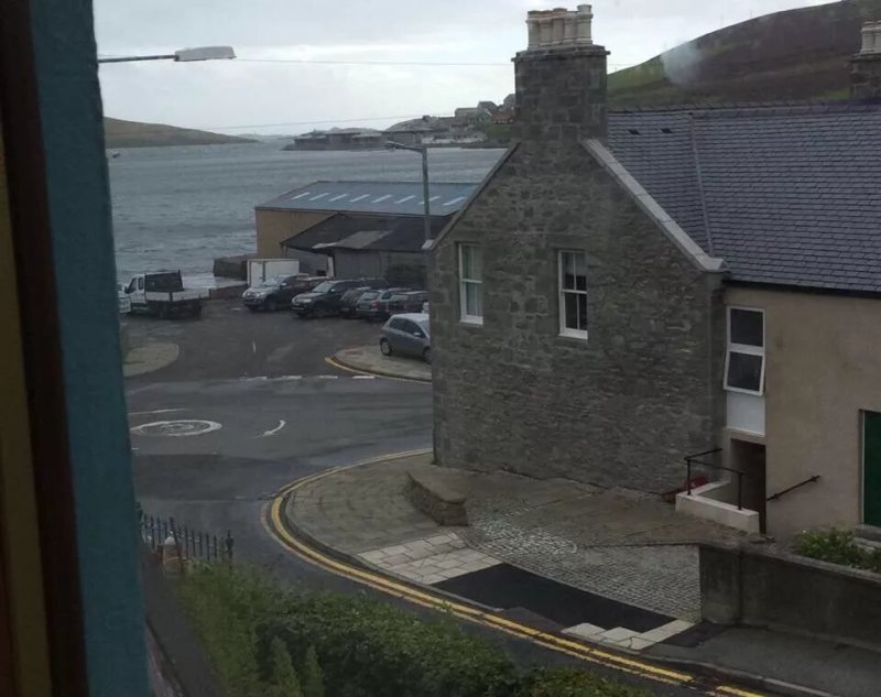 Midshore Guest House