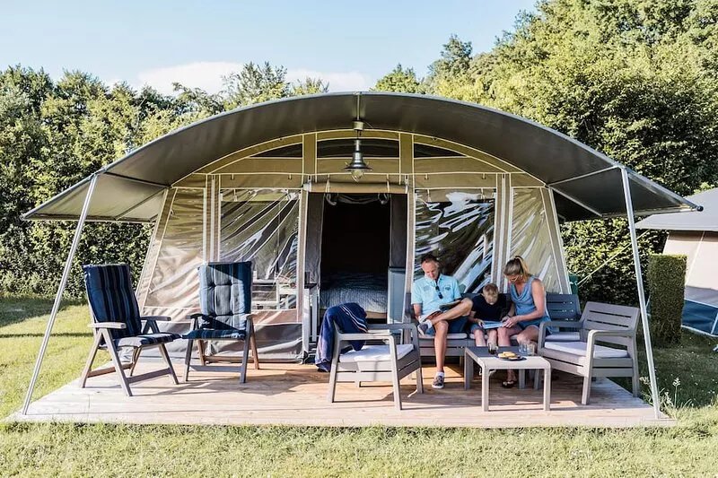 Nice tent lodge in a holiday park