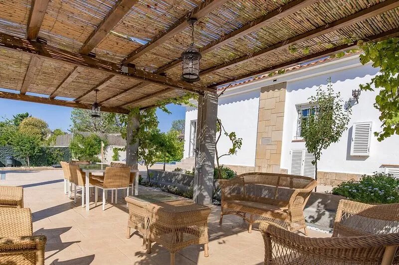 Villa Emilie with private pool 650m from the beach