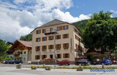 Gasthof Zum Weissen Rossl