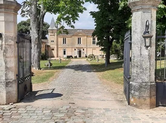 Logis Chateau Fleur De Roques