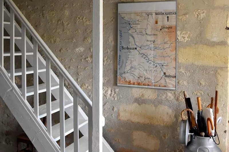 Emma's Cottage cottage quiet in the vineyards 3km from the town. Near Royan