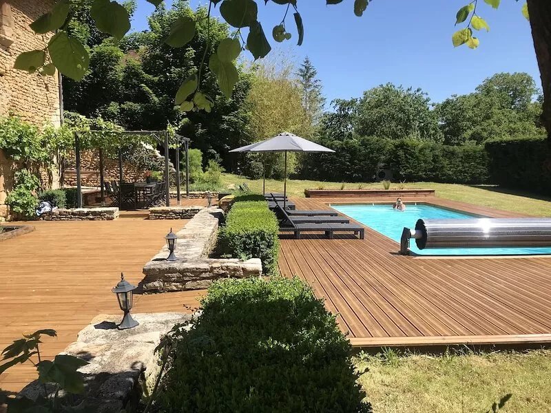 15th century villa, old stones, swimming pool, garden, sleeps 12