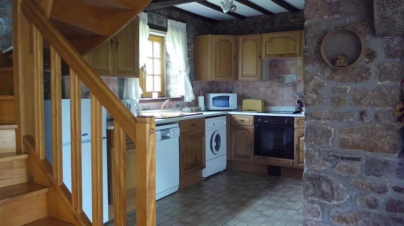 A cosy country cottage in a tranquil rural setting. Sleeps 4 in 2 bedrooms.