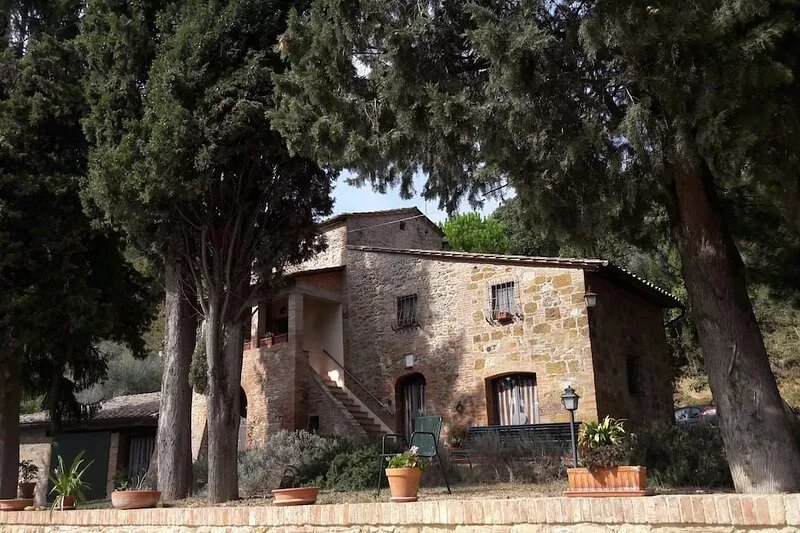 A lovely  Tuscan Country Villa only for you with a large garden for families