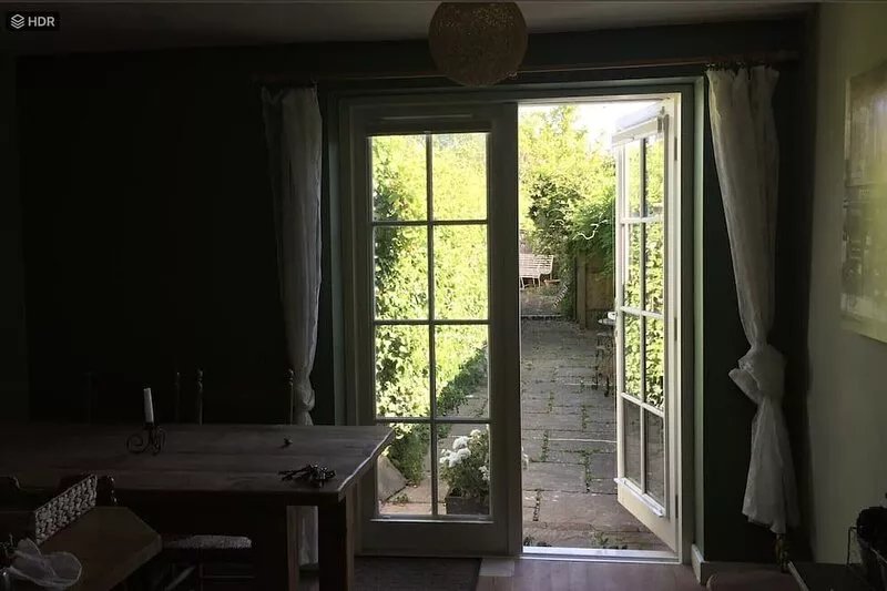 Little House . Cottage for 4 in Tenterden High Street. Wifi, parking, woodburner