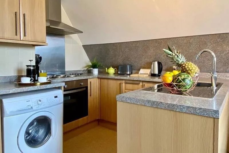 Stunning Apartment - 5 minute walk to the beach!