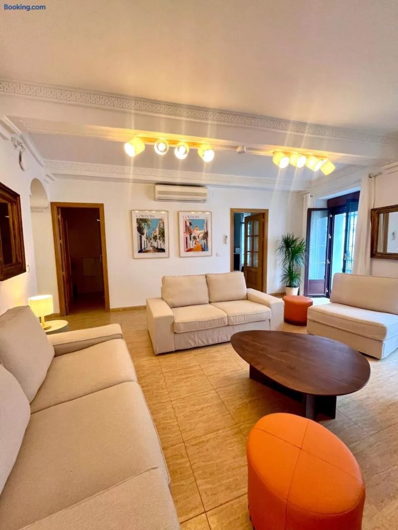 Mezquita Suites Sl