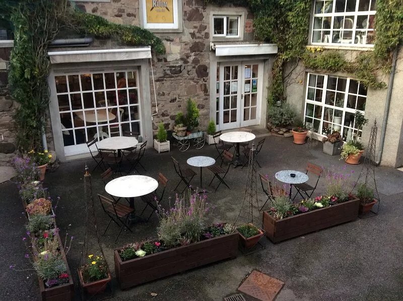 Comfortable, homely, sympathetically renovated early Victorian streethouse