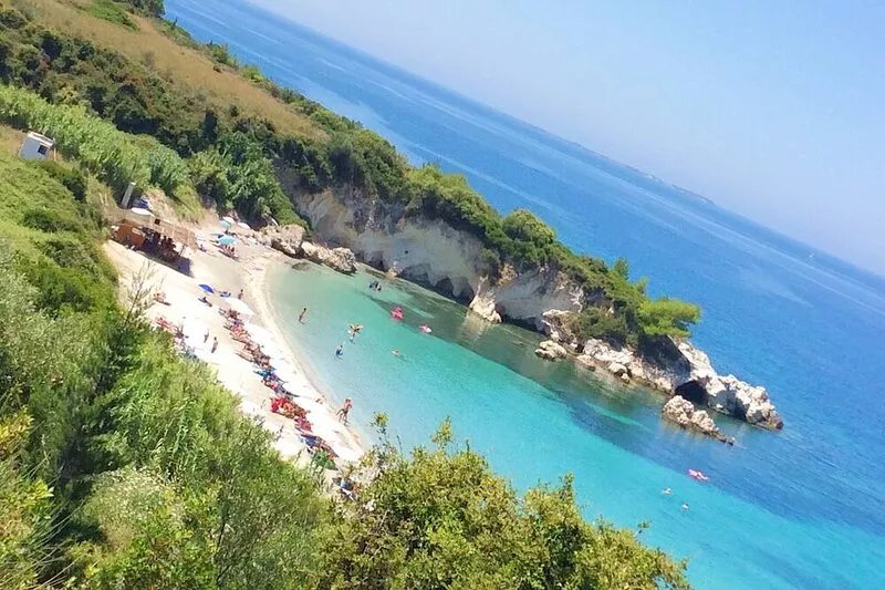 Kefalonia apartments: nice, spacious 1 bedroom apartments 2 km to Pessada beach