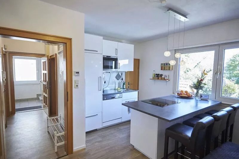 Two Bedroom Apartment with big Kitchen close to Frankfurt