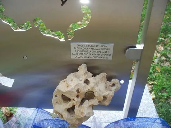 Monumento Alle Vittime Dell'eccidio Di Cefalonia
