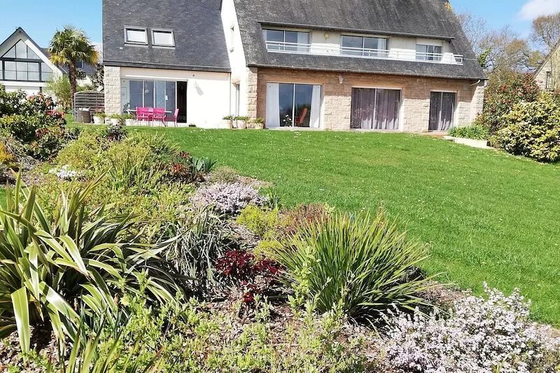 Villa apartment with sea view, in Saint-Cast-le-Guildo, 400m away from the beach