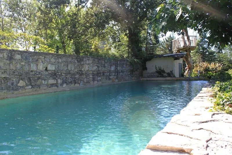 Large Provencal farmhouse in a wonderful park near a medieval town