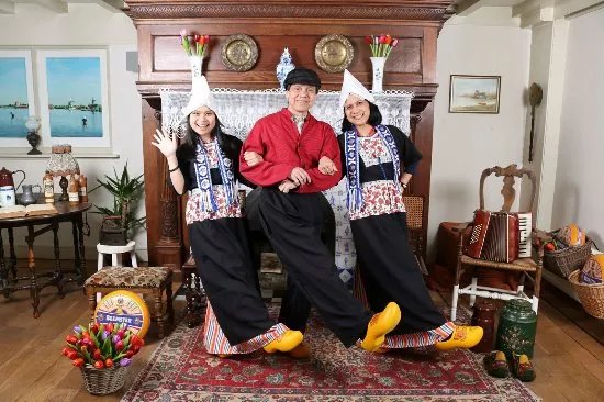 GoDutch - Dutch Costume Photo