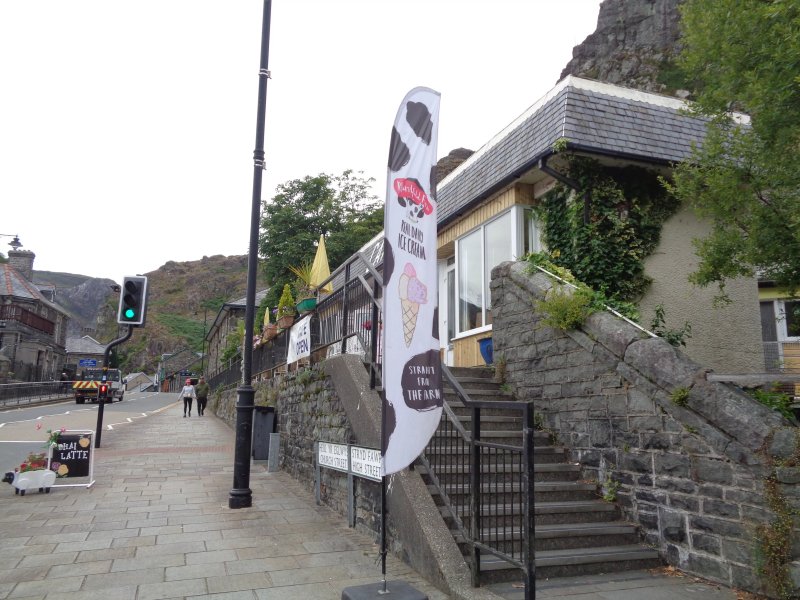 Mike's Ice Cream Parlour