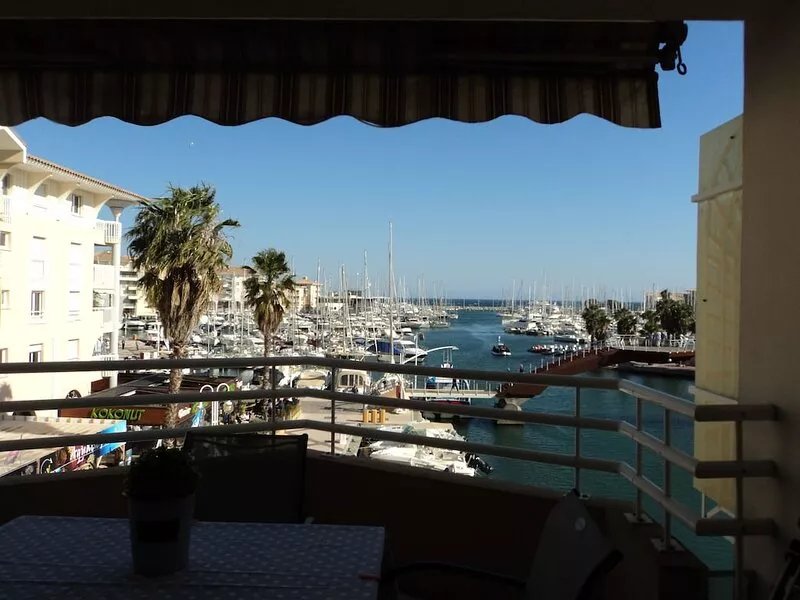 BEAUTIFUL APARTMENT BEAUTIFUL VIEW AND SEA PORT