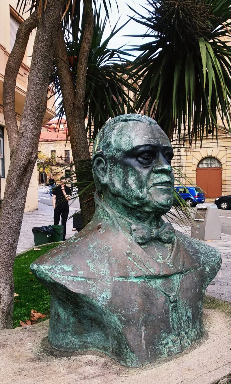 Monumento A Jose Miguel Caso Gonzalez
