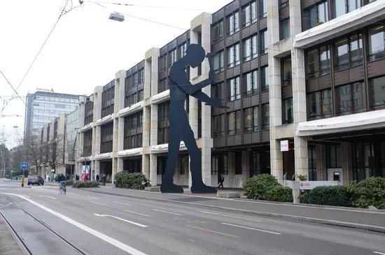 Hammering Man
