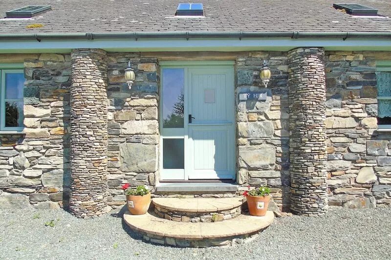 Ty Hir/Bwlch Gwyn Farm Equestrian Centre