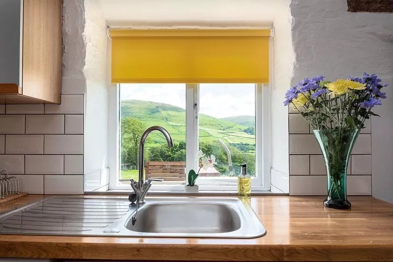 The Cowshed - sleeps 5 guests  in 2 bedrooms