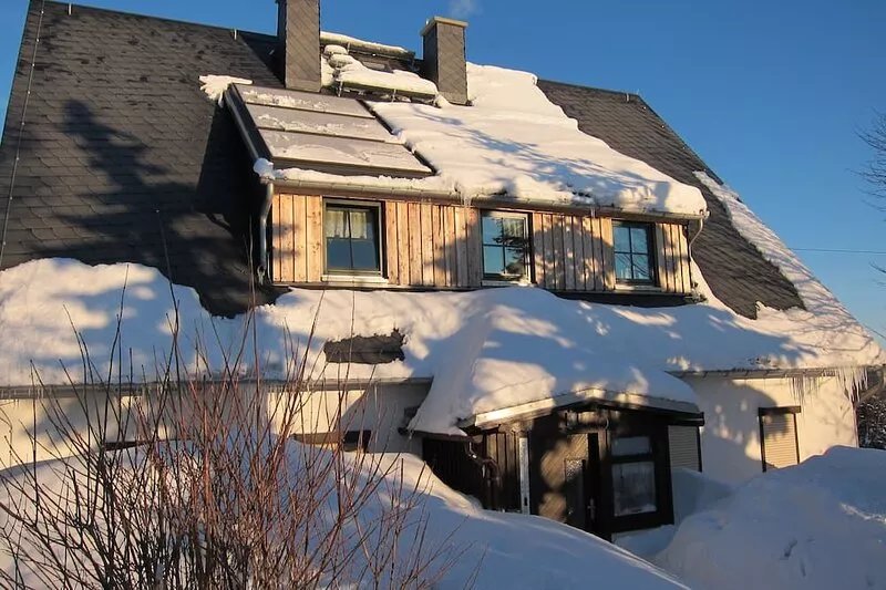 Summer retreat or ski hut - slow down - stop - switch off